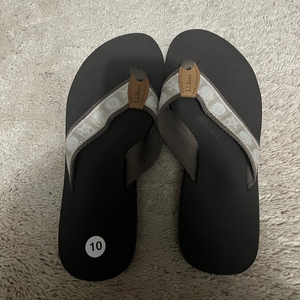 NEW - Never Worn LL Bean Women’s Flip Flops